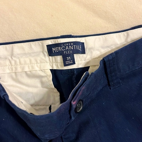 JCrew 31” Waist, 5” inseam shorts in Navy - Picture 3 of 4
